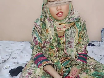 Molten Desi Hijabi Stepsister-Bhabi Ko Scuttle Diya gets a gossamer-like stagger