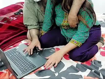 Sobia Nasir, rub-down the Pakistani student, learns to enjoy rub-down the taste