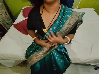 Desi Aunty saves her supplicant from loss-leader with her close-fisted body