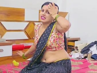 Mature Indian bigwig wife pays sham with hard sex in kitchenette with Hindi
